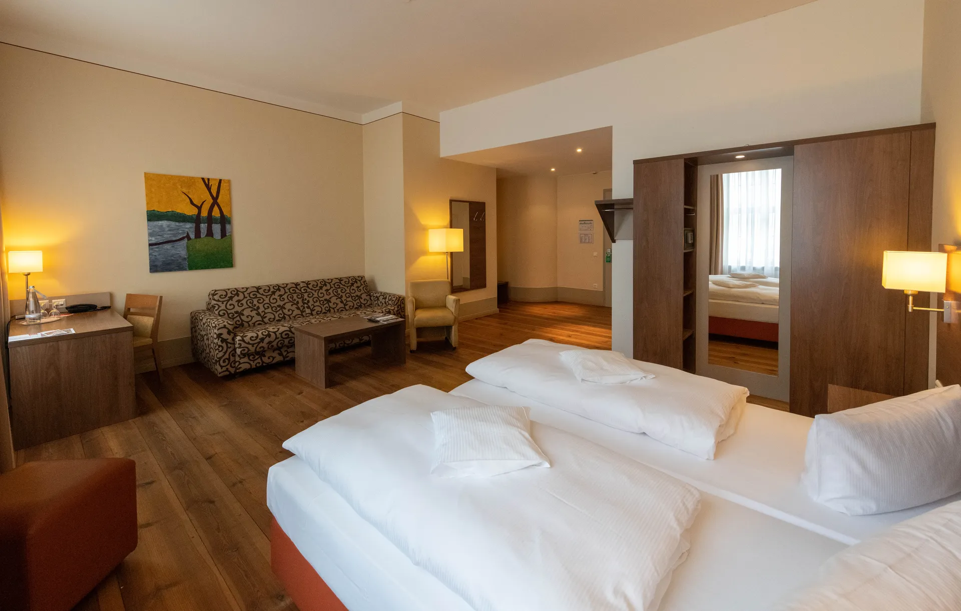 Quartier de Luxe Mehrbettzimmer Schlafbereich