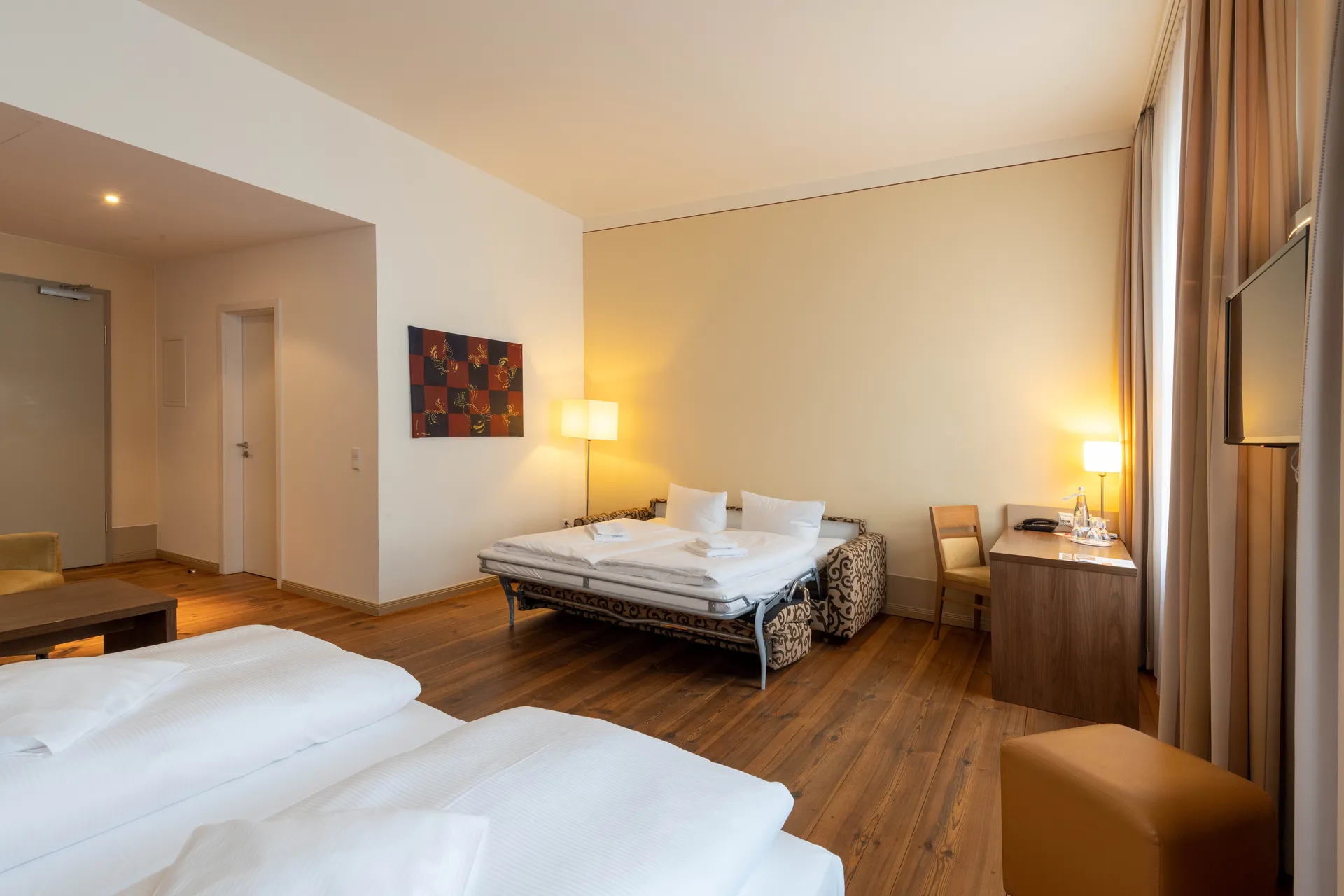 Quartier de Luxe Mehrbettzimmer Badezimmer